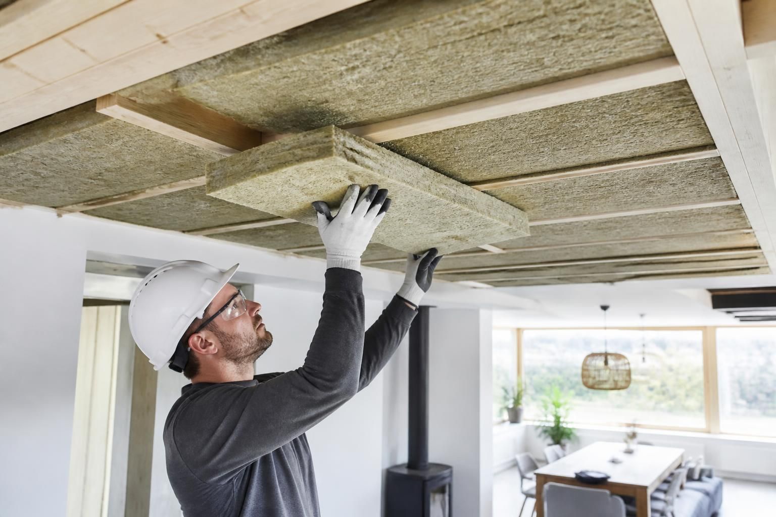 découvrez nos conseils pratiques pour bien choisir l'isolation de votre plafond en 2026, afin d'améliorer le confort thermique de votre maison et réaliser des économies d'énergie.