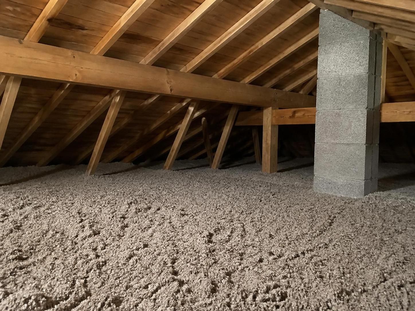 découvrez des conseils pratiques pour bien isoler votre plafond et réduire votre consommation d'énergie, tout en améliorant le confort de votre maison.