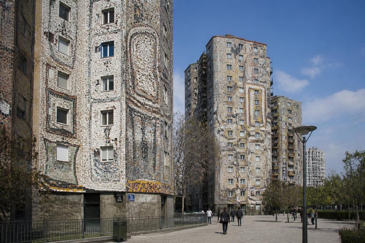 explorez la cité pablo picasso à nanterre, découvrez son histoire unique et ses particularités architecturales qui font de ce quartier un lieu emblématique.