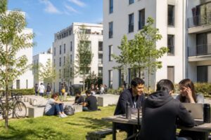 explorez la cité universitaire claude delorme : découvrez les options de logement, la vie étudiante dynamique et les services proposés pour un séjour confortable et enrichissant.