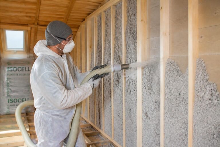 découvrez les avantages de l'isolation en ouate de cellulose et bénéficiez de conseils pratiques pour bien isoler votre maison, améliorer son confort et réaliser des économies d'énergie.
