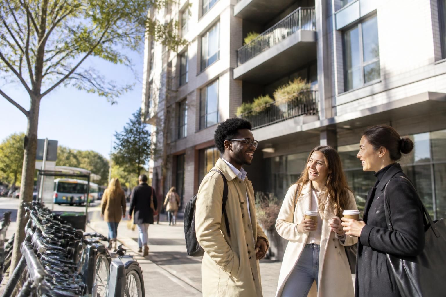 découvrez les nombreux avantages de la location en ville pour les jeunes actifs, alliant proximité des commodités, dynamique urbaine et flexibilité de logement.