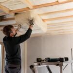 découvrez nos conseils pratiques pour bien isoler votre plafond et réduire efficacement votre consommation d'énergie tout en améliorant le confort de votre maison.