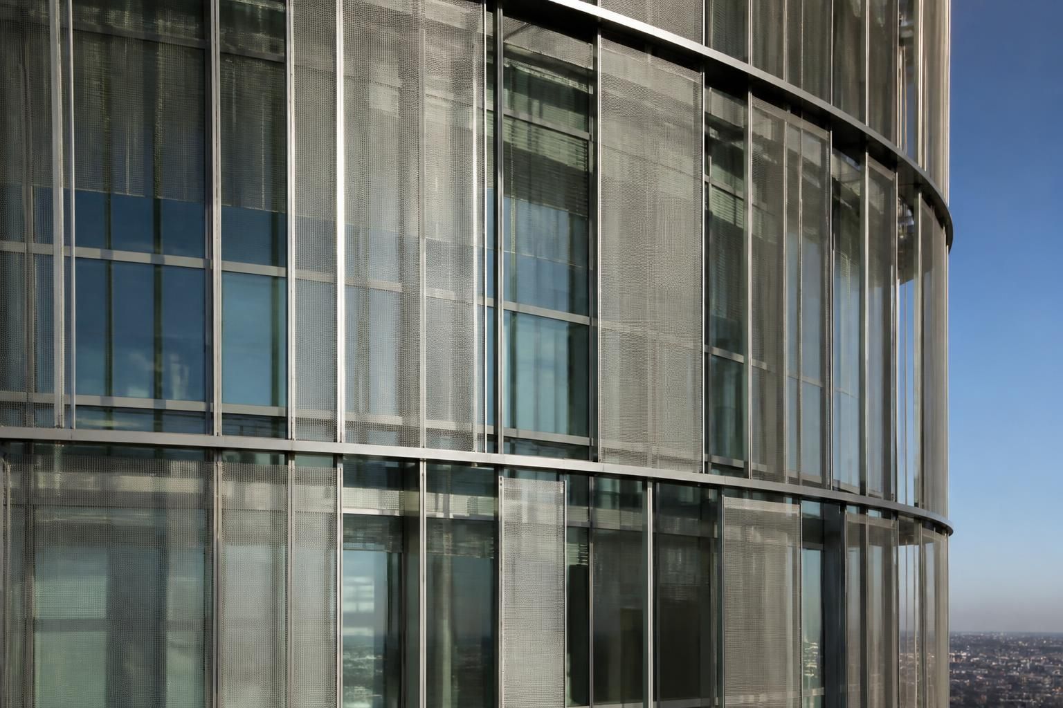 découvrez la tour carpe diem au 31 place des corolles, un exemple remarquable d'architecture moderne alliant design innovant et fonctionnalité urbaine.